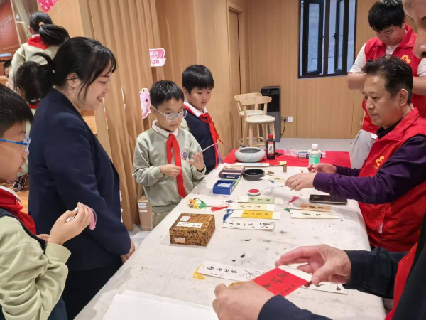 a Kapok veteran from Yuexiu District