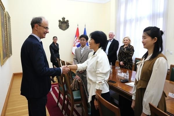 Traditional Chinese Medicine Goes Global: An 8-Year Relay from “Bringing In” to “Integrating In”