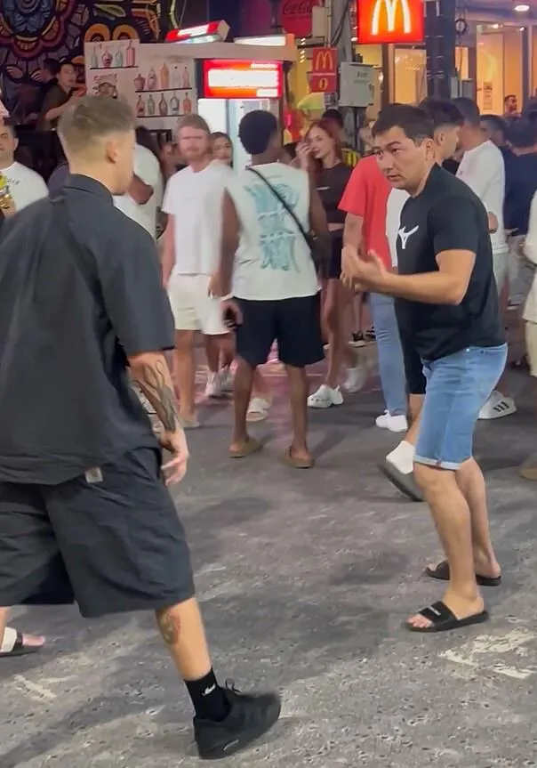 Drunken Russian Tourist Provokes Two British Men, Knocked Down by a Hook and Kicked Until Bloodied in Viral Footage