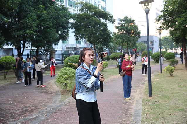 Fenggang Town Holds Digital Skills Training for Female Employees