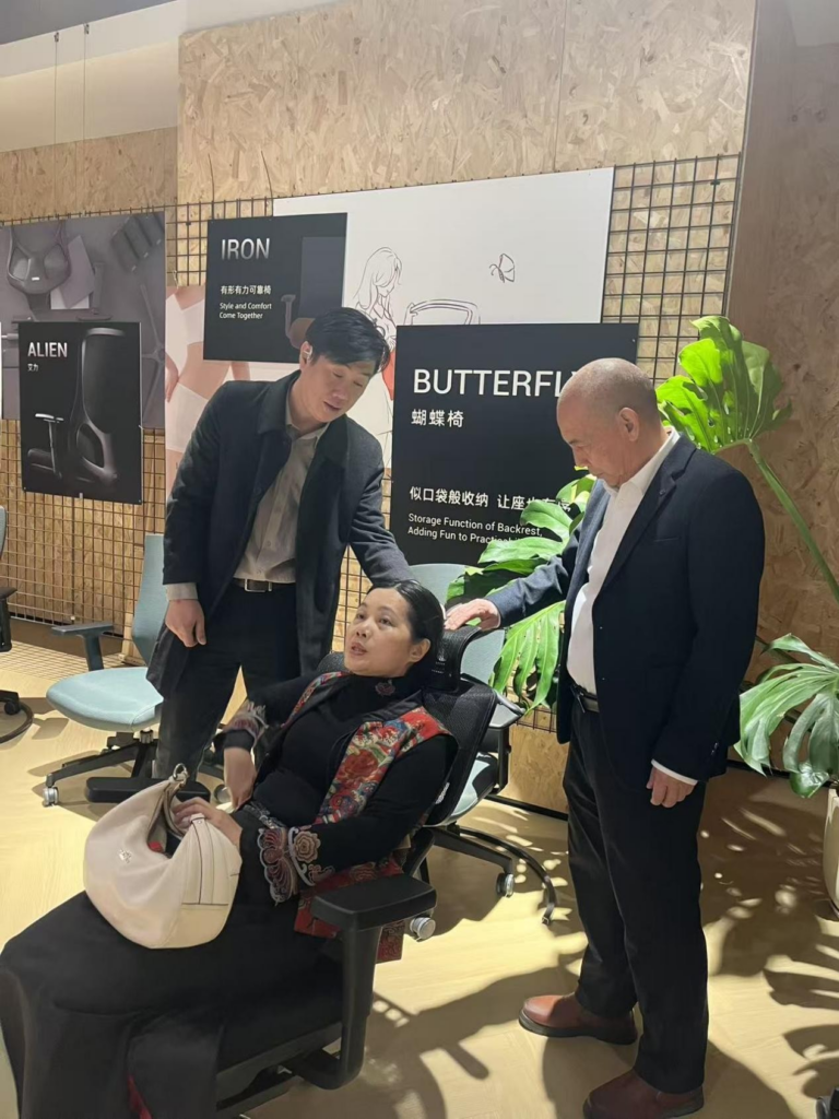 Foshan Industrial Literature Creation Group Goes to Shenzhen for Field Research