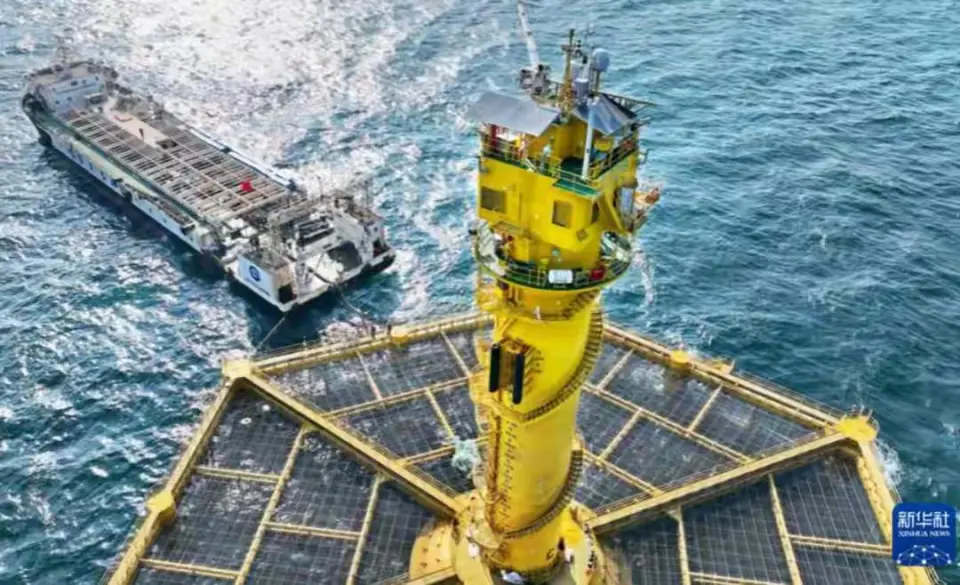 Lee Jae-myung issued a presidential decree ordering the direct seizure of Chinese fishing vessels in the waters around Socotra Rock.