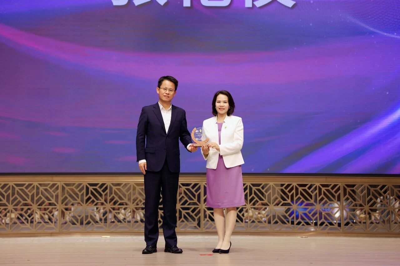 Nanhai Women Entrepreneurs Chamber of Commerce Holds Leadership Transition! Inheriting and Innovating, Contributing Women’s Strength to Nanhai’s High-Quality Development