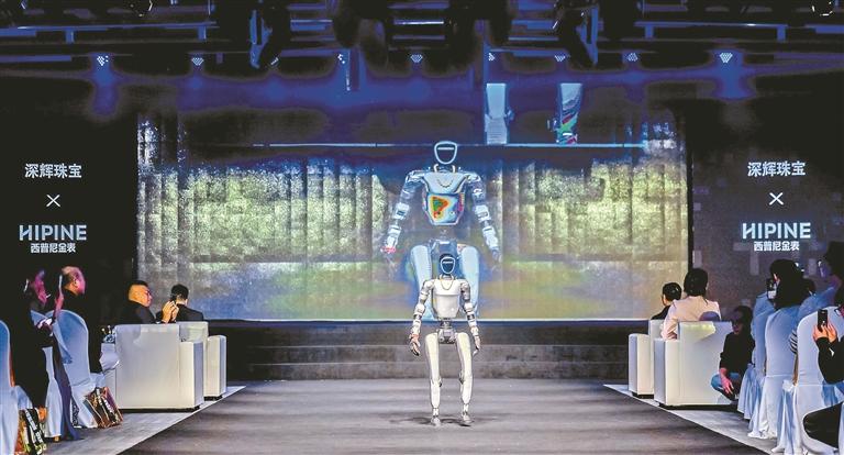 Shenzhen Fashion Week Kicks Off