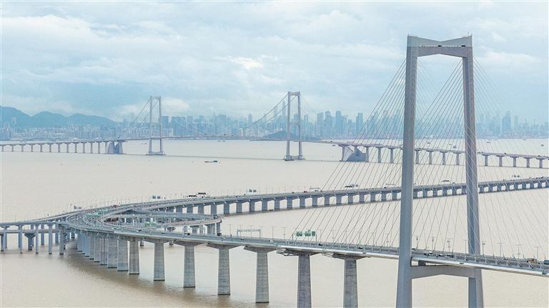 Shenzhen-Zhongshan Channel Wins the Title of “Most Beautiful Bridge of the Year”
