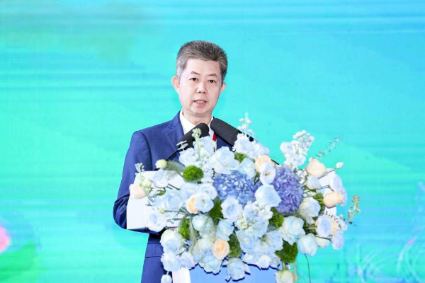 Zhang Junmin, Vice President of CCPIT Dongguan, delivers a speech at the opening ceremony