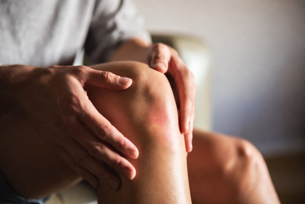 Weather changes can cause joint pain