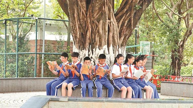 Longhua Successfully Creates a National High-Quality and Balanced Development Zone for Compulsory Education